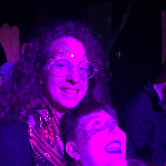 Meet your Posher, Cecilie - Picture 1 of 1